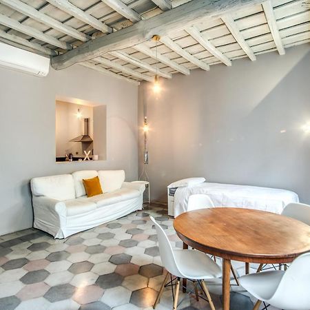 Stylish And Spacious Apartment Next To The Colosseum Róma Kültér fotó