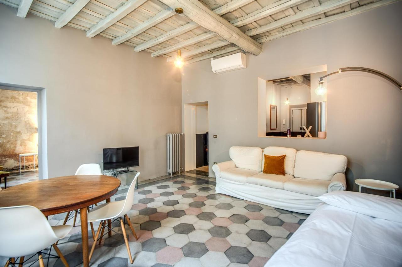 Stylish And Spacious Apartment Next To The Colosseum Róma Kültér fotó