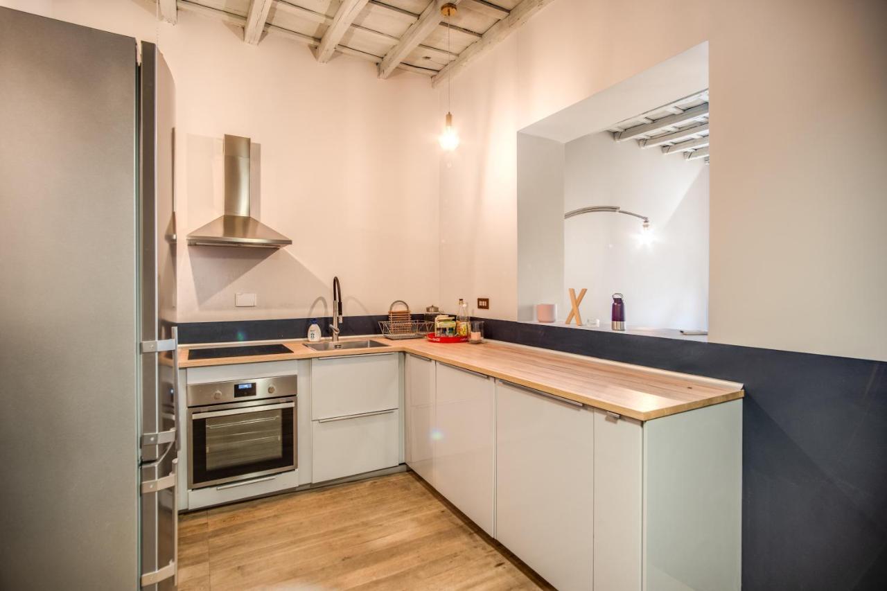 Stylish And Spacious Apartment Next To The Colosseum Róma Kültér fotó