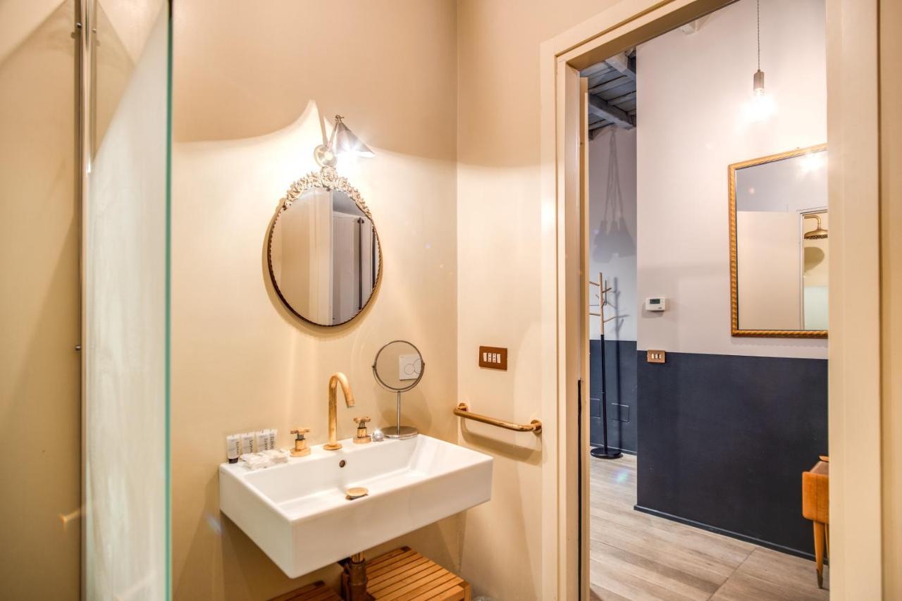 Stylish And Spacious Apartment Next To The Colosseum Róma Kültér fotó