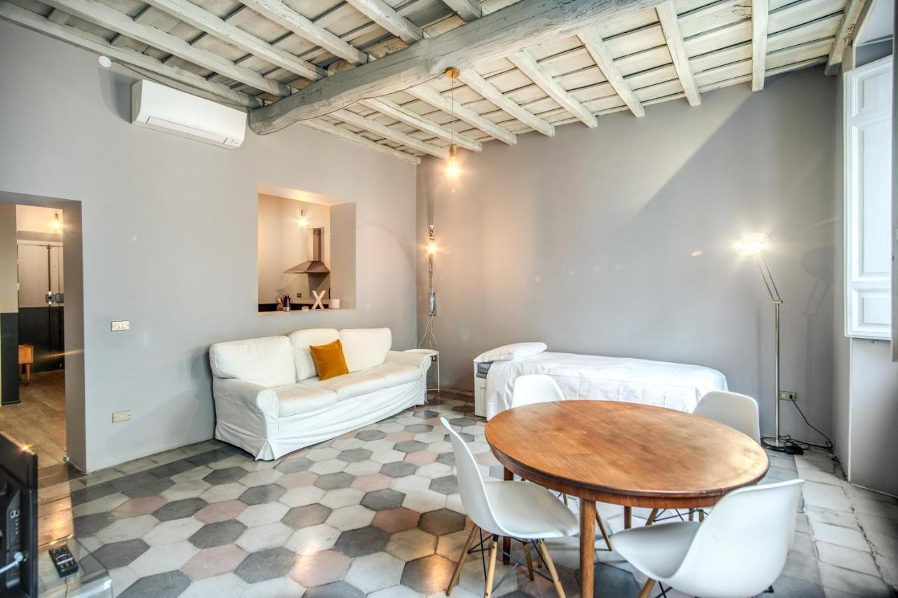 Stylish And Spacious Apartment Next To The Colosseum Róma Kültér fotó