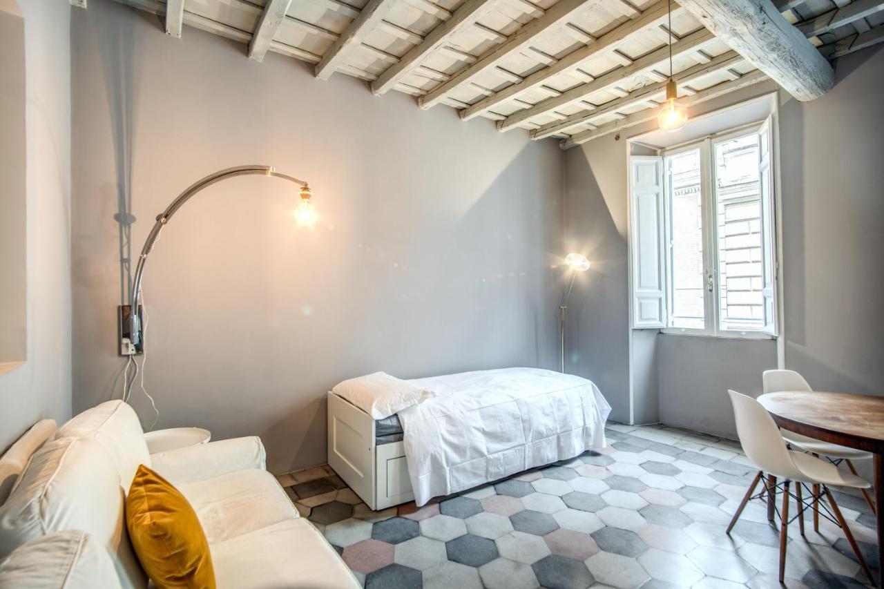 Stylish And Spacious Apartment Next To The Colosseum Róma Kültér fotó