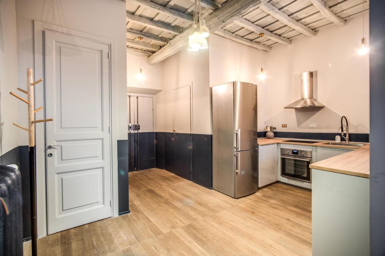 Stylish And Spacious Apartment Next To The Colosseum Róma Kültér fotó